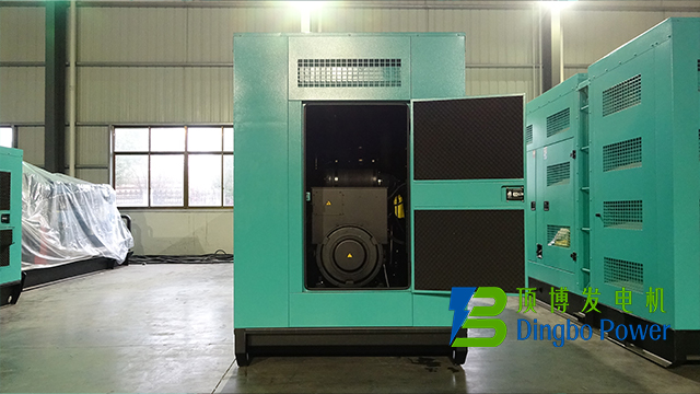 240kW东风康明斯静音箱式柴油发电机组4